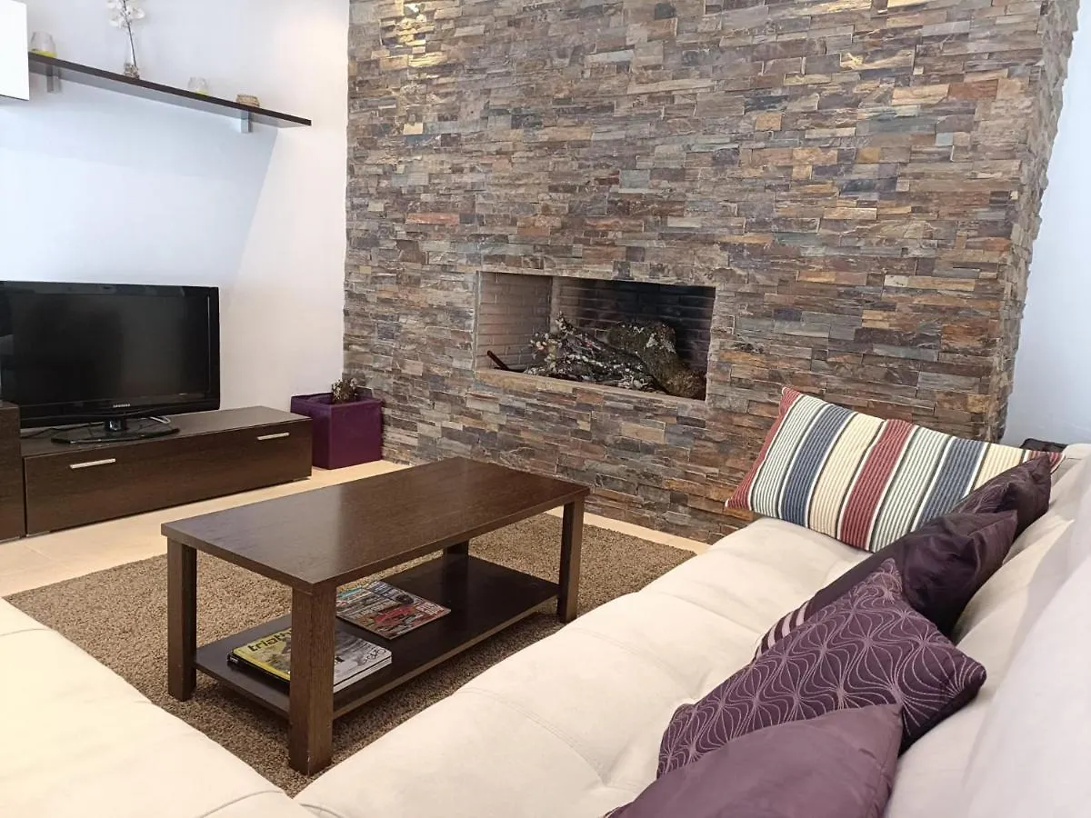 Villa Agua Aracena 0*,
